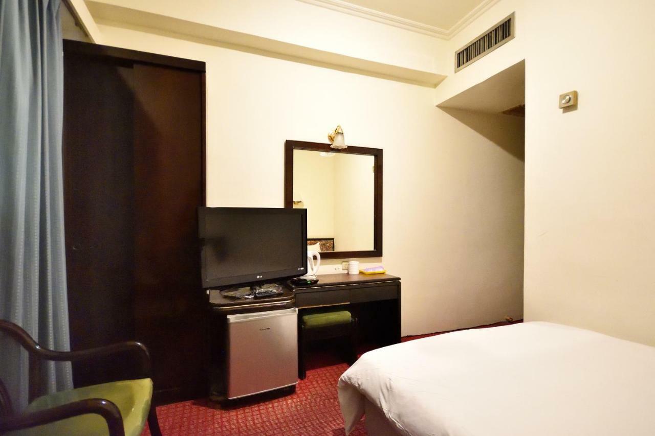Yuanshin Hotel T'ai-tung Esterno foto