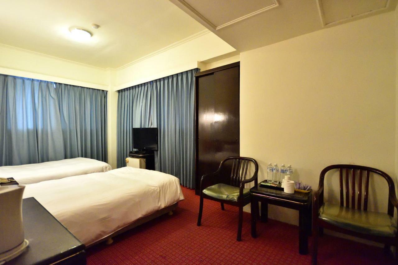 Yuanshin Hotel T'ai-tung Esterno foto