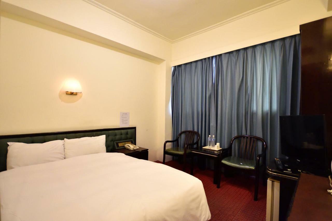 Yuanshin Hotel T'ai-tung Esterno foto